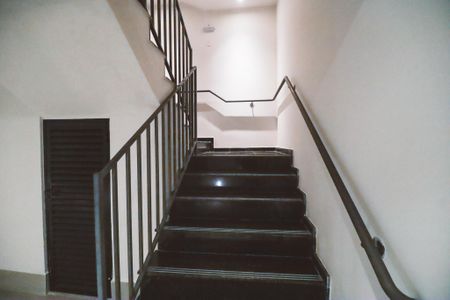 Apartamento à venda com 43m², 2 quartos e sem vagaEscada