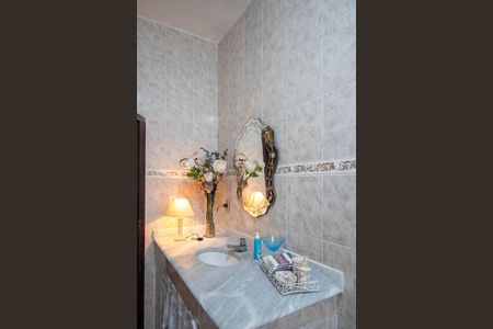 Casa para alugar com 215m², 4 quartos e 4 vagasBanheiro