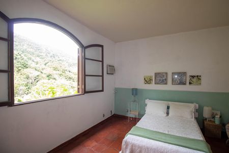 Casa para alugar com 215m², 4 quartos e 4 vagasQuarto 2