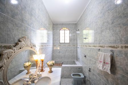 Casa para alugar com 215m², 4 quartos e 4 vagasBanheiro do Quarto 2