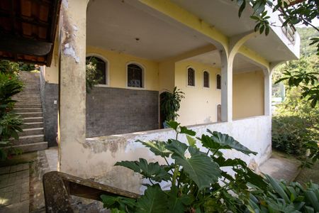 Casa para alugar com 215m², 4 quartos e 4 vagasQuintal