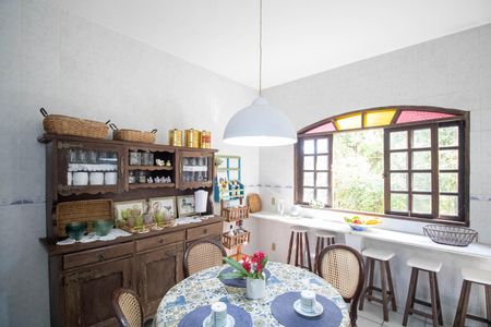 Casa para alugar com 215m², 4 quartos e 4 vagasCozinha e Área de Serviço