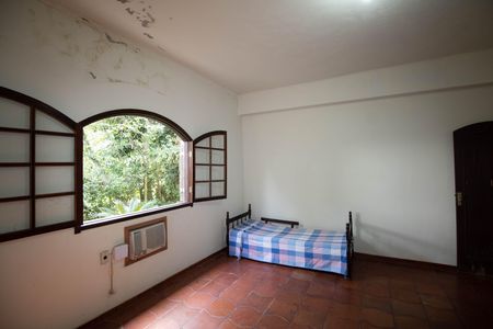 Quarto 1 de casa para alugar com 4 quartos, 215m² em Guaratiba, Rio de Janeiro