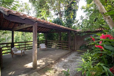 Casa para alugar com 215m², 4 quartos e 4 vagasQuintal