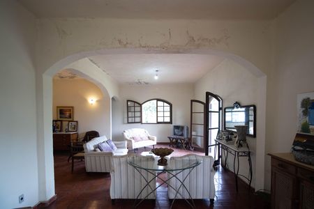 Sala de casa para alugar com 4 quartos, 215m² em Guaratiba, Rio de Janeiro