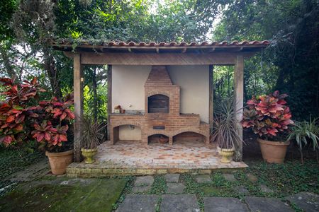 Casa para alugar com 215m², 4 quartos e 4 vagasChurrasqueira