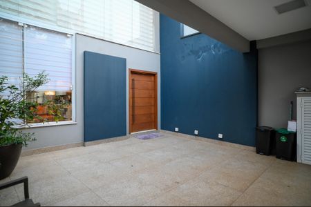 Casa à venda com 255m², 3 quartos e 2 vagas Casa à venda com 255m², 3 quartos e 2 vagasGaragem