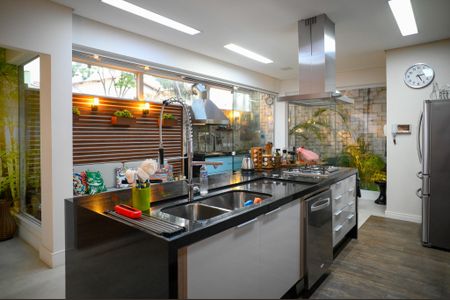 Casa à venda com 255m², 3 quartos e 2 vagas Casa à venda com 255m², 3 quartos e 2 vagasCozinha