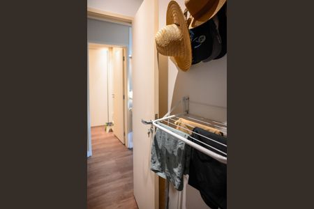 Casa à venda com 255m², 3 quartos e 2 vagas Casa à venda com 255m², 3 quartos e 2 vagasCloset 2