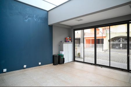 Casa à venda com 255m², 3 quartos e 2 vagas Casa à venda com 255m², 3 quartos e 2 vagasGaragem