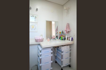 Casa à venda com 255m², 3 quartos e 2 vagas Casa à venda com 255m², 3 quartos e 2 vagasBanheiro Quarto 1 - Suite