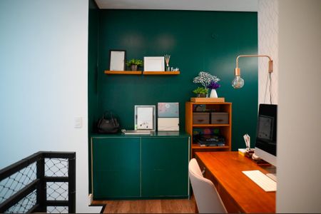Casa à venda com 255m², 3 quartos e 2 vagas Casa à venda com 255m², 3 quartos e 2 vagasEscritório