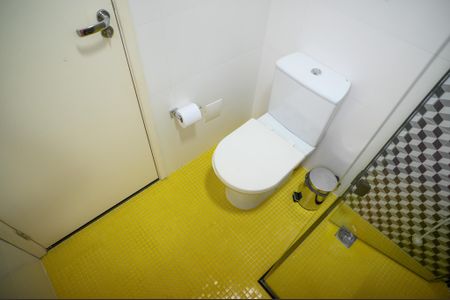 Casa à venda com 255m², 3 quartos e 2 vagas Casa à venda com 255m², 3 quartos e 2 vagasBanheiro Social