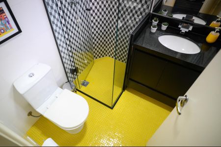 Casa à venda com 255m², 3 quartos e 2 vagas Casa à venda com 255m², 3 quartos e 2 vagasBanheiro Social