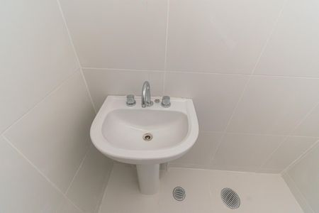 Apartamento à venda com 64m², 3 quartos e 1 vaga Apartamento à venda com 64m², 3 quartos e 1 vagaBanheiro 2