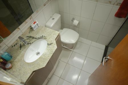 Apartamento à venda com 65m², 3 quartos e 2 vagasBanheiro 