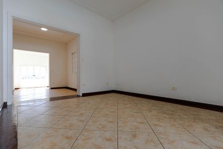 Casa para alugar com 400m², 3 quartos e 2 vagas Casa para alugar com 400m², 3 quartos e 2 vagasSala de TV