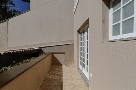 Casa para alugar com 400m², 3 quartos e 2 vagas Casa para alugar com 400m², 3 quartos e 2 vagasVaranda