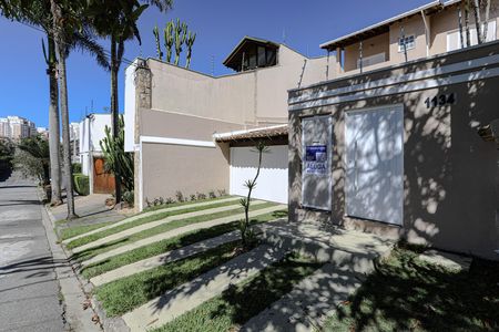 Casa para alugar com 400m², 3 quartos e 2 vagas Casa para alugar com 400m², 3 quartos e 2 vagasFachada