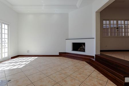 Casa para alugar com 400m², 3 quartos e 2 vagas Casa para alugar com 400m², 3 quartos e 2 vagasSala
