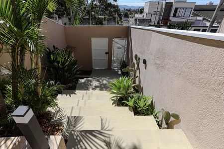 Casa para alugar com 400m², 3 quartos e 2 vagas Casa para alugar com 400m², 3 quartos e 2 vagasVaranda