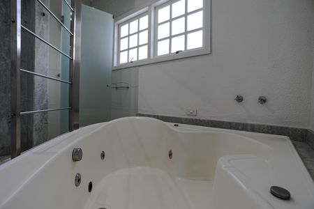 Casa para alugar com 400m², 3 quartos e 2 vagas Casa para alugar com 400m², 3 quartos e 2 vagasBanheiro - Quarto 3 - Suíte