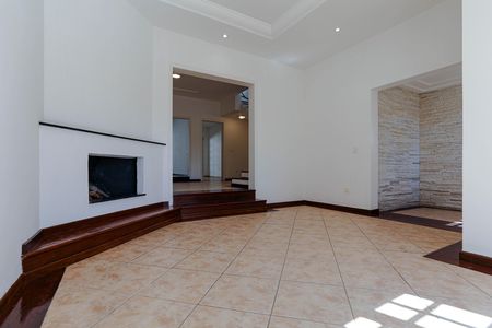 Casa para alugar com 400m², 3 quartos e 2 vagas Casa para alugar com 400m², 3 quartos e 2 vagasSala