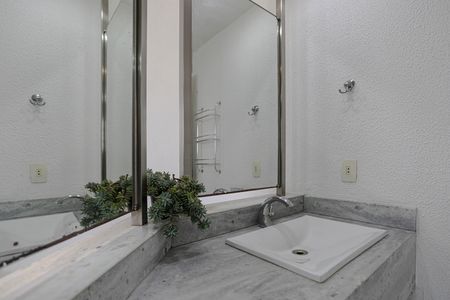 Casa para alugar com 400m², 3 quartos e 2 vagas Casa para alugar com 400m², 3 quartos e 2 vagasBanheiro - Quarto 3 - Suíte