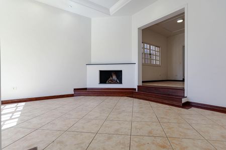 Casa para alugar com 400m², 3 quartos e 2 vagas Casa para alugar com 400m², 3 quartos e 2 vagasSala