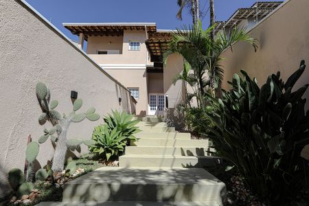 Casa para alugar com 400m², 3 quartos e 2 vagas Casa para alugar com 400m², 3 quartos e 2 vagasQuintal
