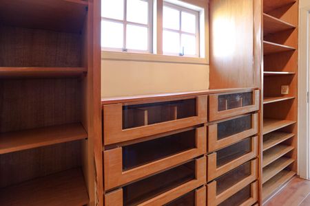 Casa para alugar com 400m², 3 quartos e 2 vagas Casa para alugar com 400m², 3 quartos e 2 vagasCloset - Quarto 3 - Suíte