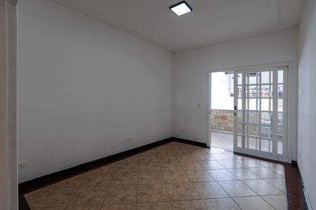 Casa para alugar com 400m², 3 quartos e 2 vagas Casa para alugar com 400m², 3 quartos e 2 vagasSala de TV