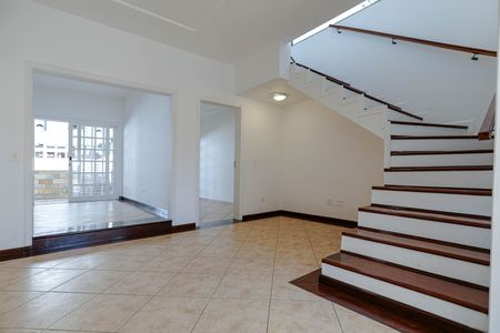 Casa para alugar com 400m², 3 quartos e 2 vagas Casa para alugar com 400m², 3 quartos e 2 vagasSala de Jantar