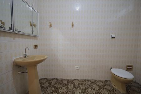 Casa para alugar com 150m², 2 quartos e 1 vaga Casa para alugar com 150m², 2 quartos e 1 vagaBanheiro 2