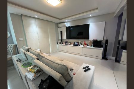 Sala de casa à venda com 3 quartos, 110m² em Jardim Sulacap, Rio de Janeiro