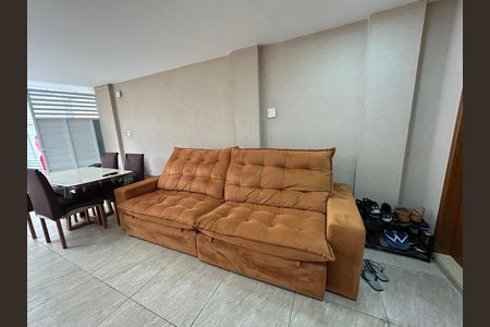 Casa à venda com 110m², 3 quartos e 2 vagasÁrea comum