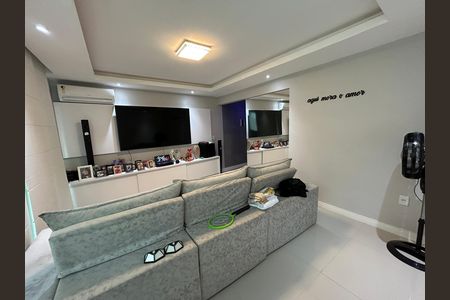 Sala de casa à venda com 3 quartos, 110m² em Jardim Sulacap, Rio de Janeiro