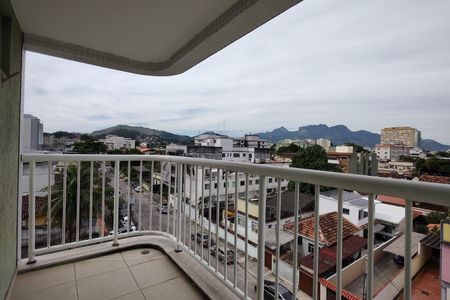 Apartamento à venda com 65m², 2 quartos e 1 vaga Apartamento à venda com 65m², 2 quartos e 1 vagaVaranda