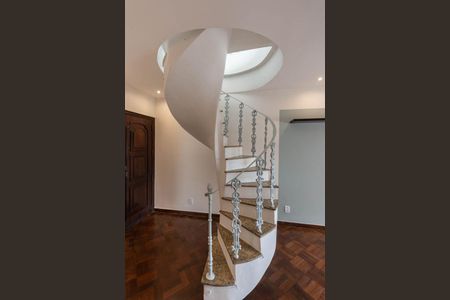 Apartamento para alugar com 100m², 2 quartos e 1 vagaEscadas