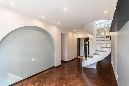 Apartamento para alugar com 100m², 2 quartos e 1 vagaSala