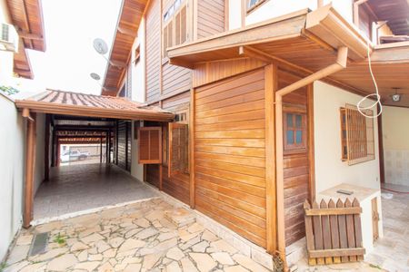 Casa à venda com 271m², 3 quartos e 4 vagasÁREA EXTERNA LATERAL