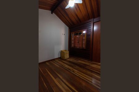 Casa à venda com 271m², 3 quartos e 4 vagasSUITE