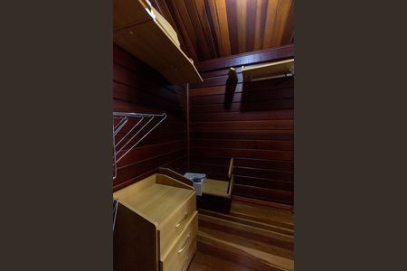 Casa à venda com 271m², 3 quartos e 4 vagasCLOSET
