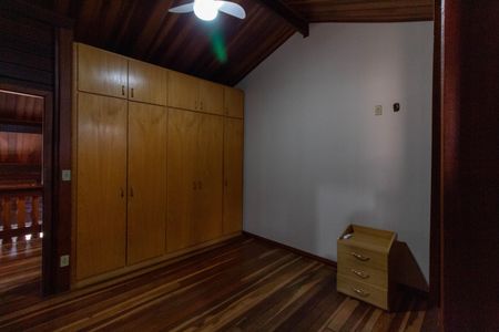 Casa à venda com 271m², 3 quartos e 4 vagasSUITE