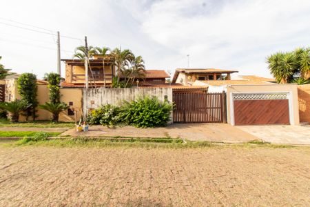 Casa à venda com 271m², 3 quartos e 4 vagasFACHADA