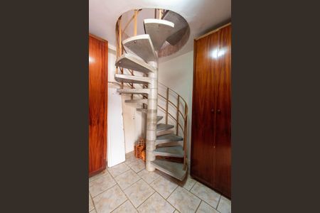Casa à venda com 271m², 3 quartos e 4 vagasEDÍCULA FUNDOS
