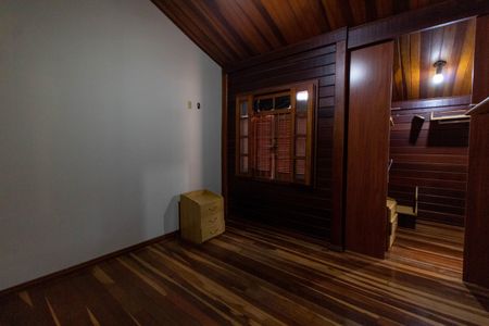 Casa à venda com 271m², 3 quartos e 4 vagasSUITE