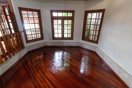 Casa à venda com 271m², 3 quartos e 4 vagasSALA