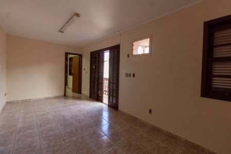 Casa à venda com 271m², 3 quartos e 4 vagasSALA EDÍCULA FUNDOS