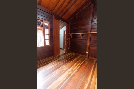 Casa à venda com 271m², 3 quartos e 4 vagasSUITE